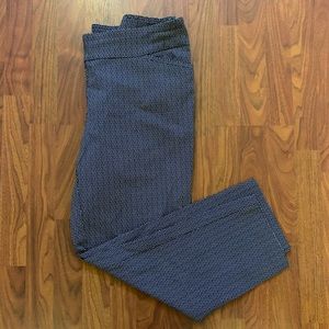 ❤️3 for $10 Stretchy Floral Patterned Crop Pants